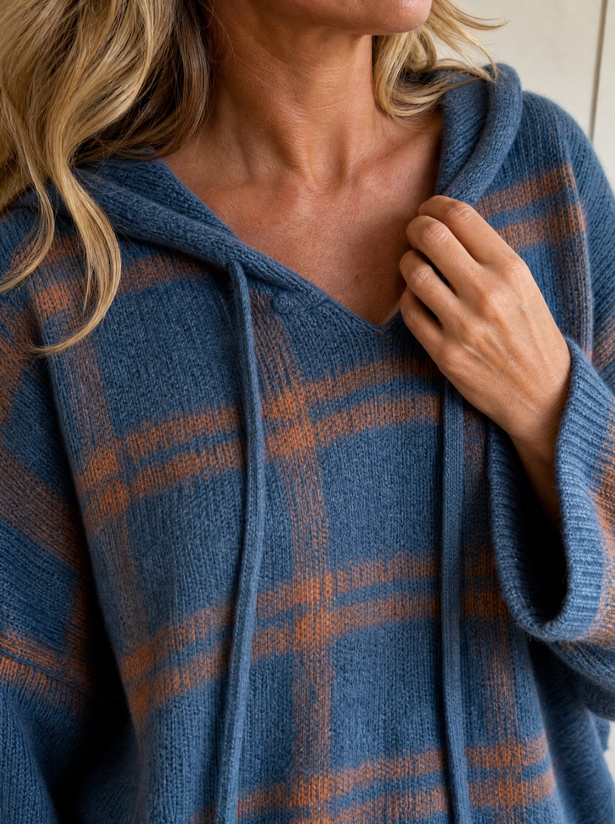 Plaid Hooded Knit Sweater - detail