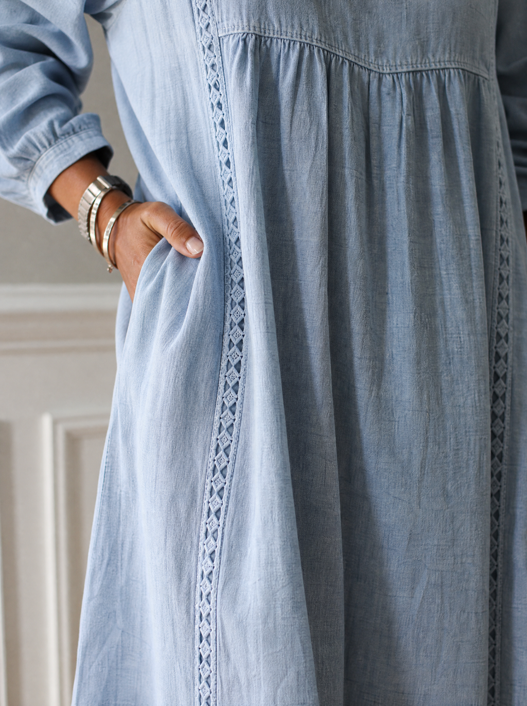 Full Size Lace Trim Long Sleeve Midi Dress Plus Size - detail