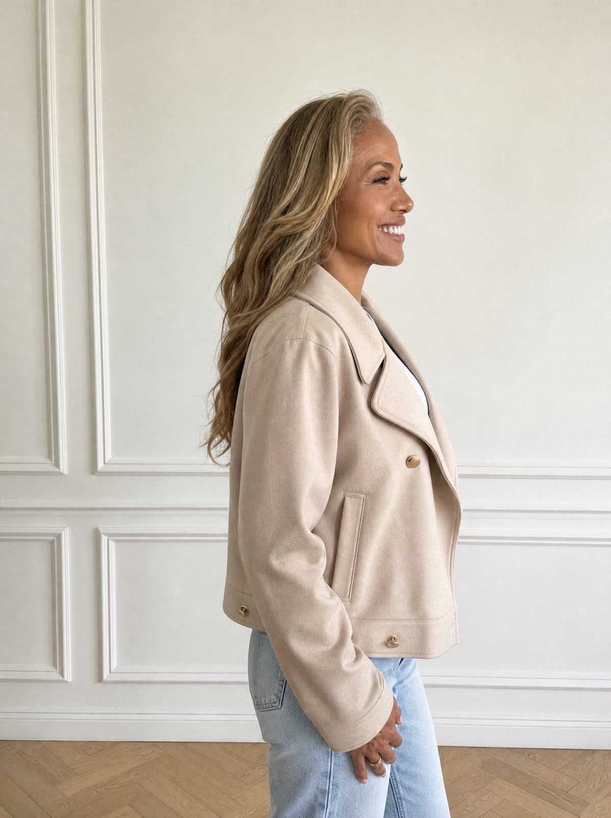 Chic Double-Breasted Cropped Jacket - side