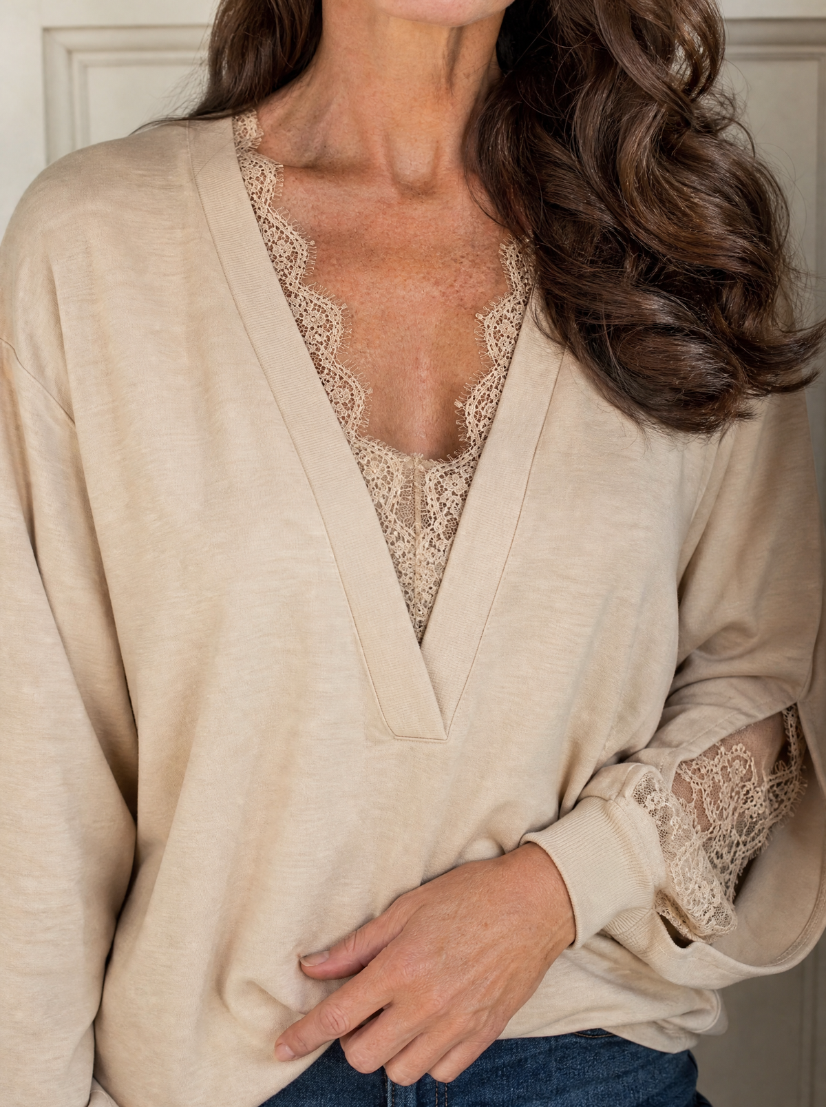 Lace Trim Split Sleeve Sweatshirt - detail